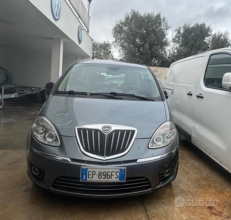Usata Lancia Musa 95 CV (69 kW) 2012 Grigio Monovolume