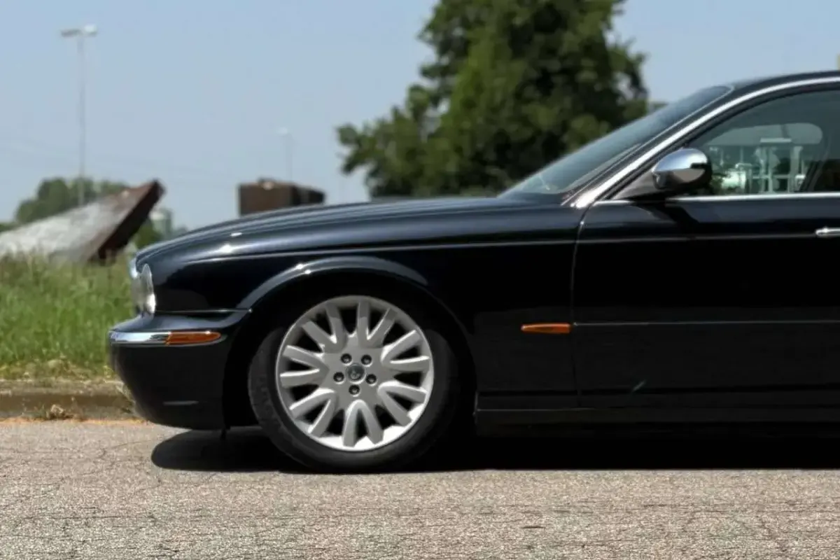 Usata Jaguar XJ8 298 CV (219 kW) 2003 Blu/azzurro Berlina