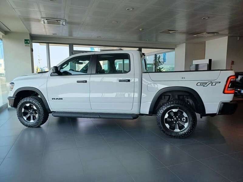 Usata RAM 1500 401 CV (294 kW) 2024 Bianco Pick-up