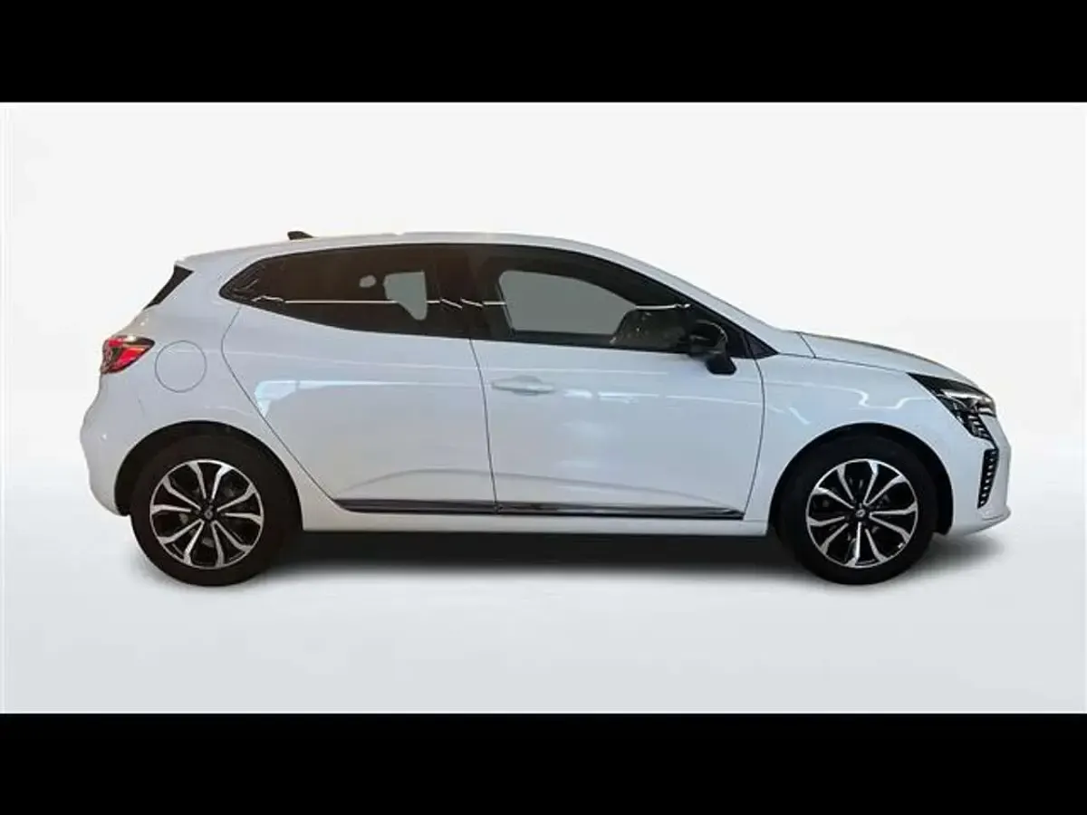 Usata Renault Clio V Techno 101 CV (74 kW) 2025 Bianco Berlina