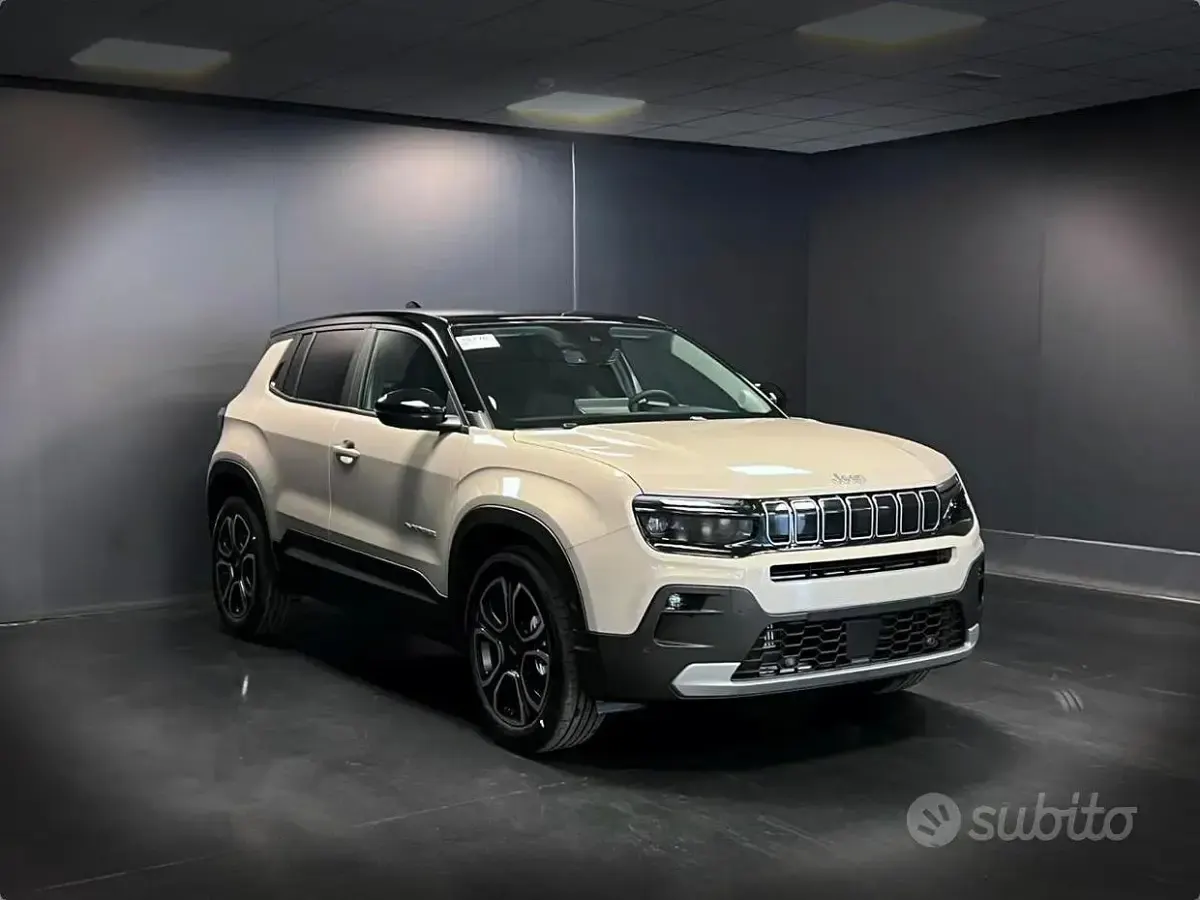 Nuova Jeep Avenger Summit 101 CV (74 kW) 2025 Grigio SUV