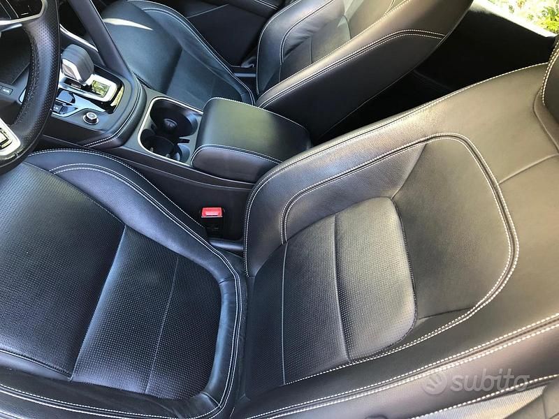 Usata Jaguar E-Pace 160 CV (117 kW) 2021 Bianco SUV