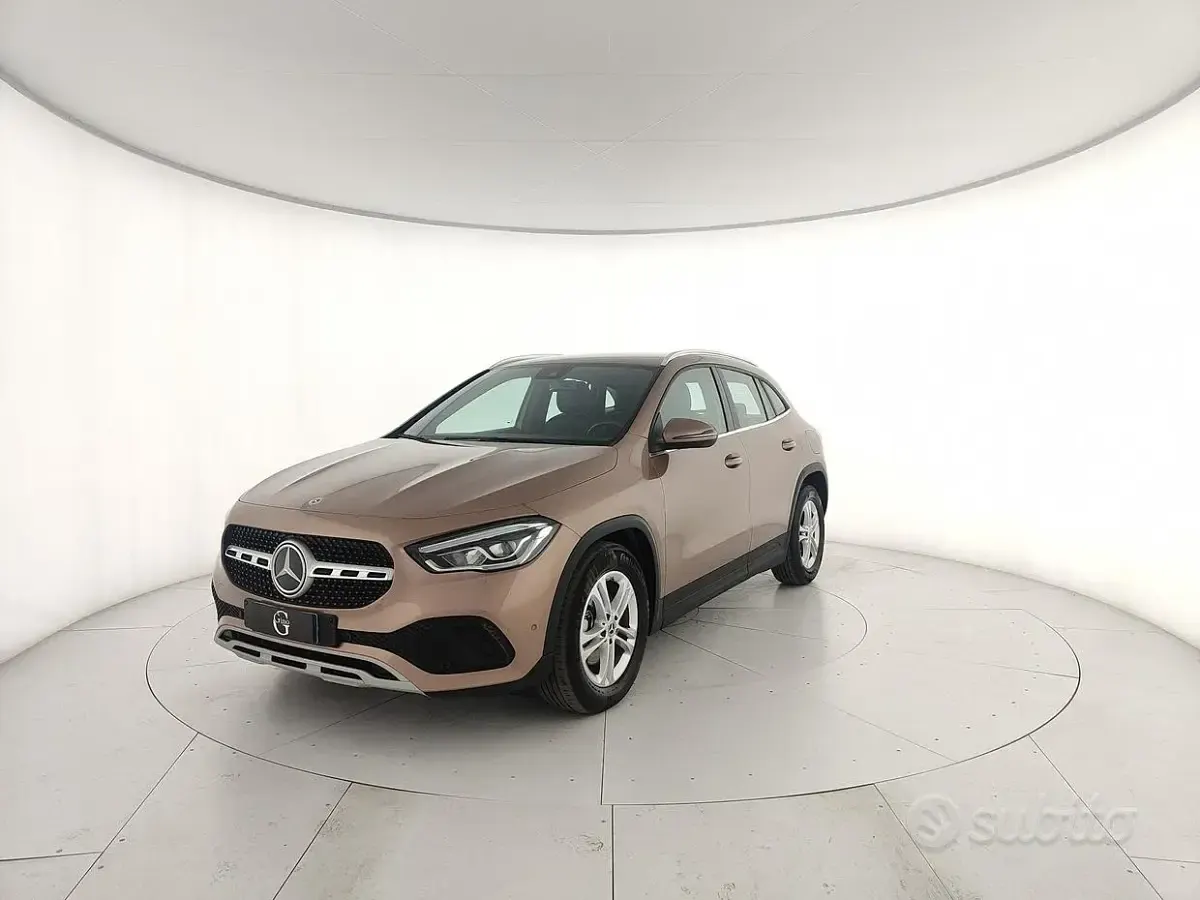 Usata Mercedes GLA200 150 CV (110 kW) 2023 SUV