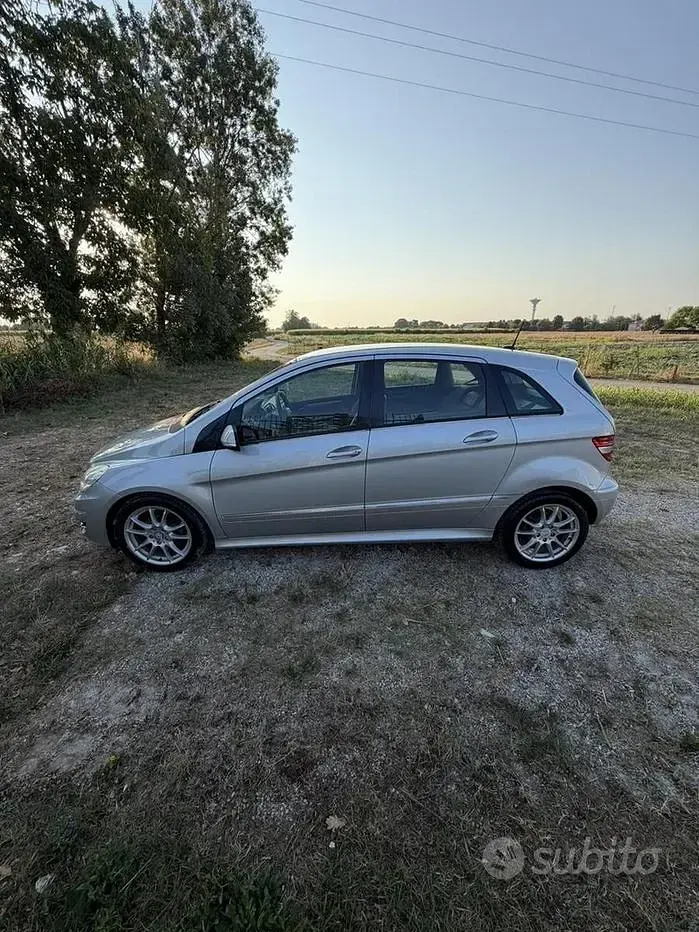 Usata Mercedes B170 116 CV (85 kW) 2009 Grigio Monovolume