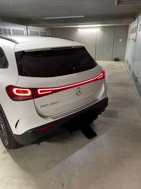 Usata Mercedes EQA250+ Premium Plus 94 kW (129 CV) 2023 Bianco SUV