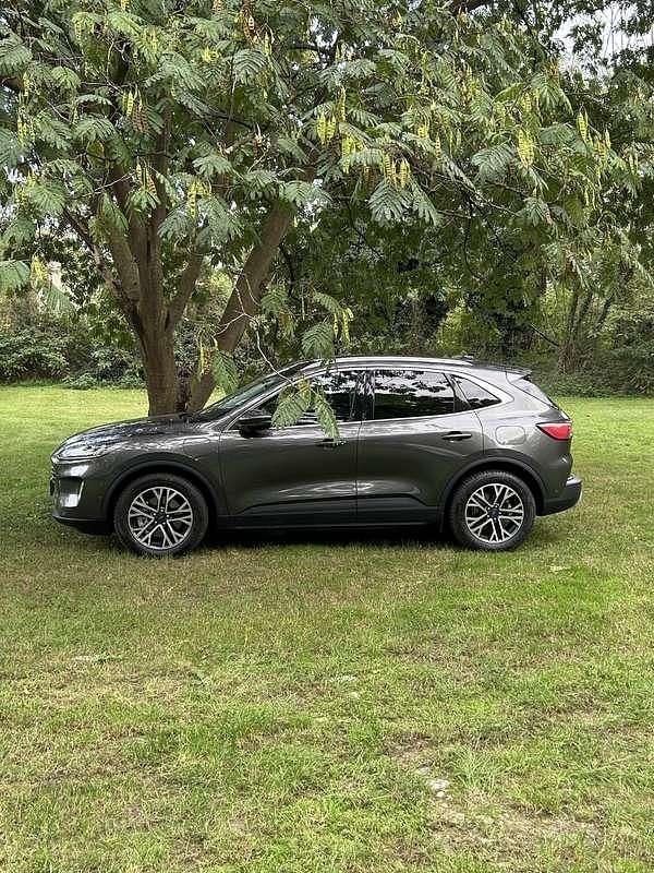 Usata Ford Kuga Titanium 152 CV (111 kW) 2021 SUV