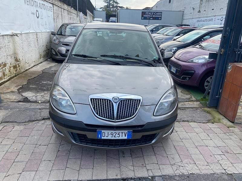 Grigio Usata 2006 Lancia Ypsilon Due volumi | 3500 € (Buon prezzo) - Immagine 1/4