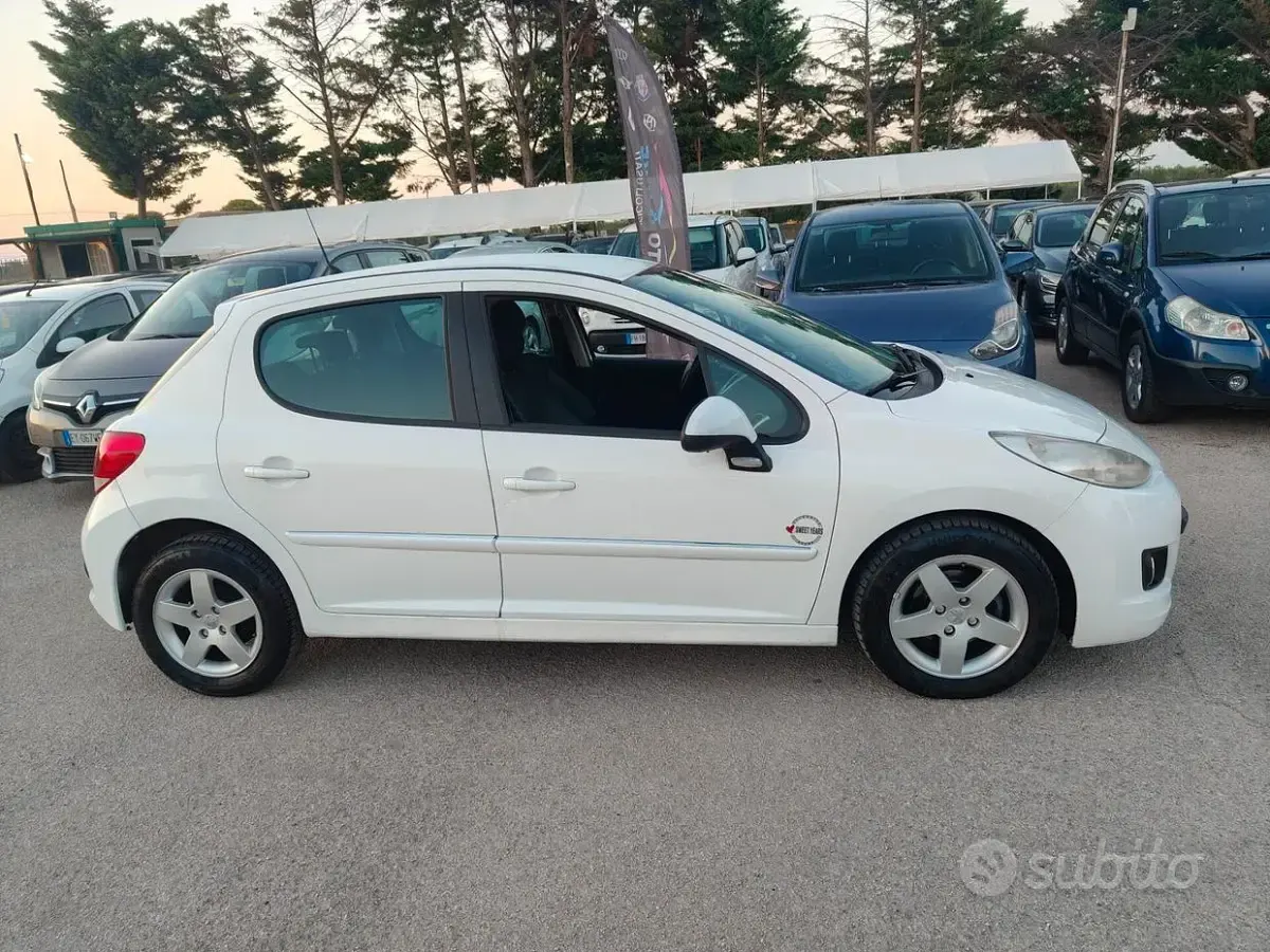 Usata Peugeot 207 68 CV (50 kW) 2012 Bianco Berlina