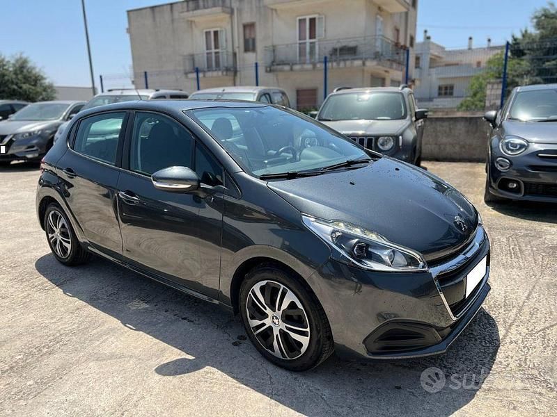 Usata Peugeot 208 75 CV (55 kW) 2016 Grigio Utilitaria
