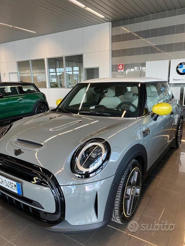 Usata Mini Cooper SE 160 kW (218 CV) 2021 Grigio Utilitaria