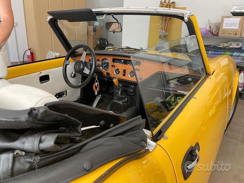 Usata Triumph Spitfire 1970 Giallo Cabrio