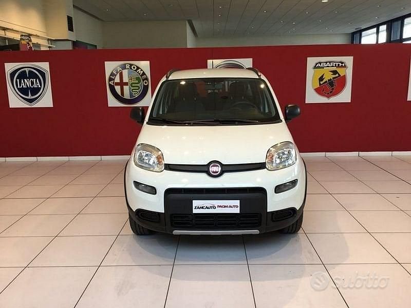 Usata Fiat Panda 4x4 S 85 CV (62 kW) 2020 Bianco Utilitaria