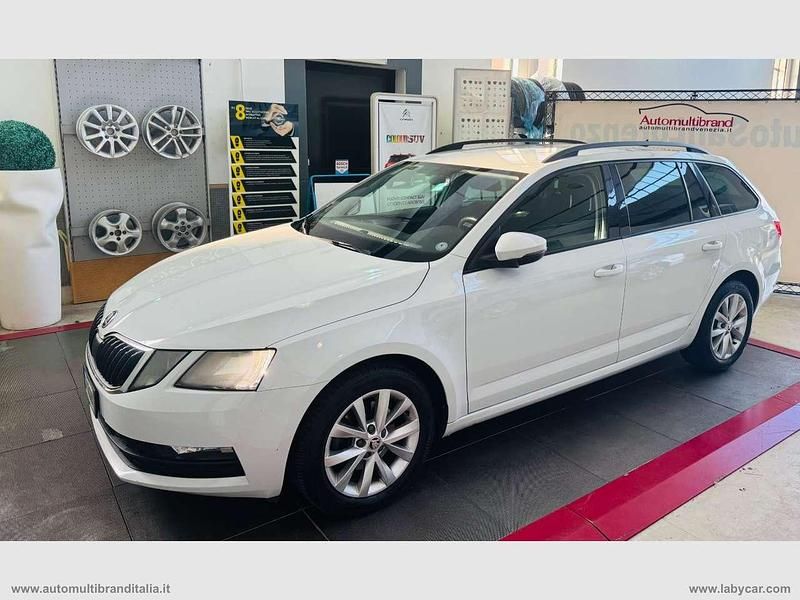 Bianco Usata 2020 Skoda Octavia Style Tre volumi | 8990 € (Buon prezzo) - Immagine 1/4