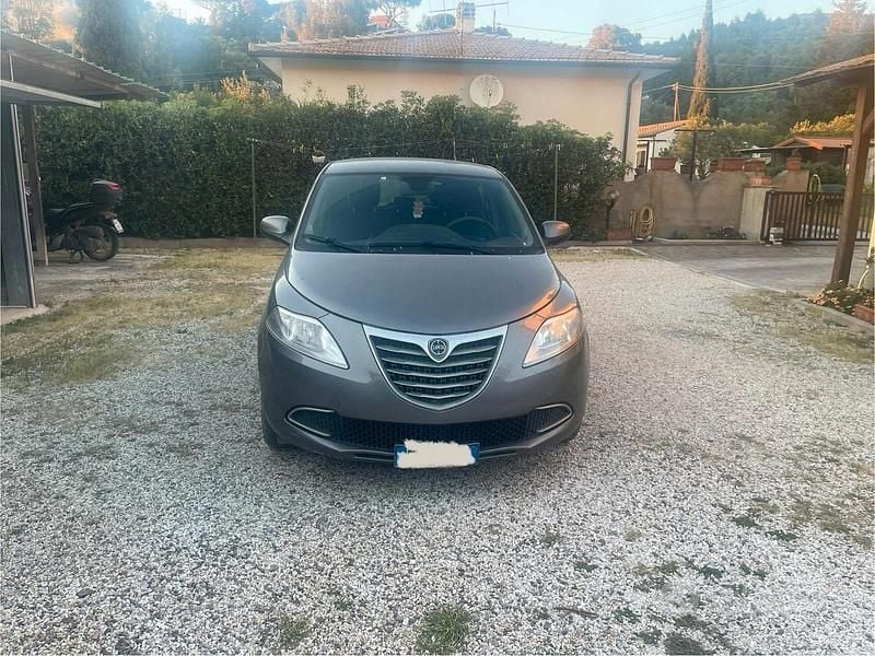 Usata Lancia Ypsilon 69 CV (50 kW) 2015 Utilitaria