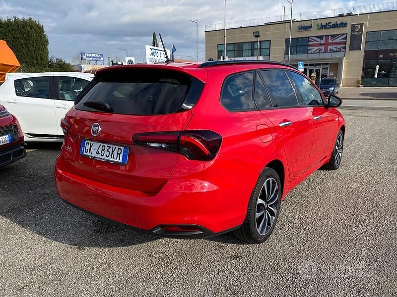 Usata Fiat Tipo City Life 131 CV (96 kW) 2022 Rosso Station wagon