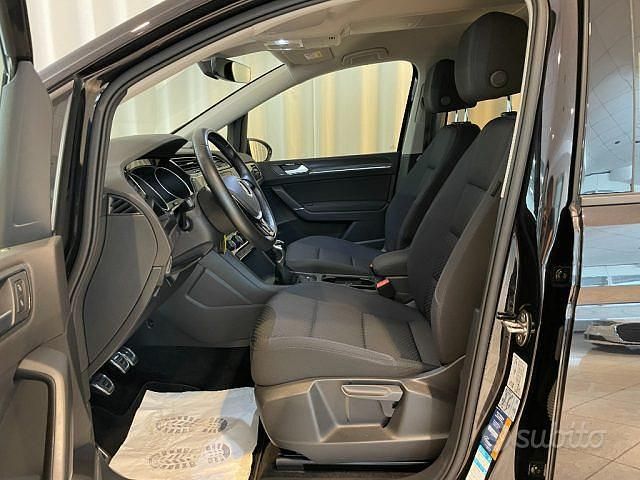 Usata VW Touran Pro 150 CV (110 kW) 2020 Nero Monovolume