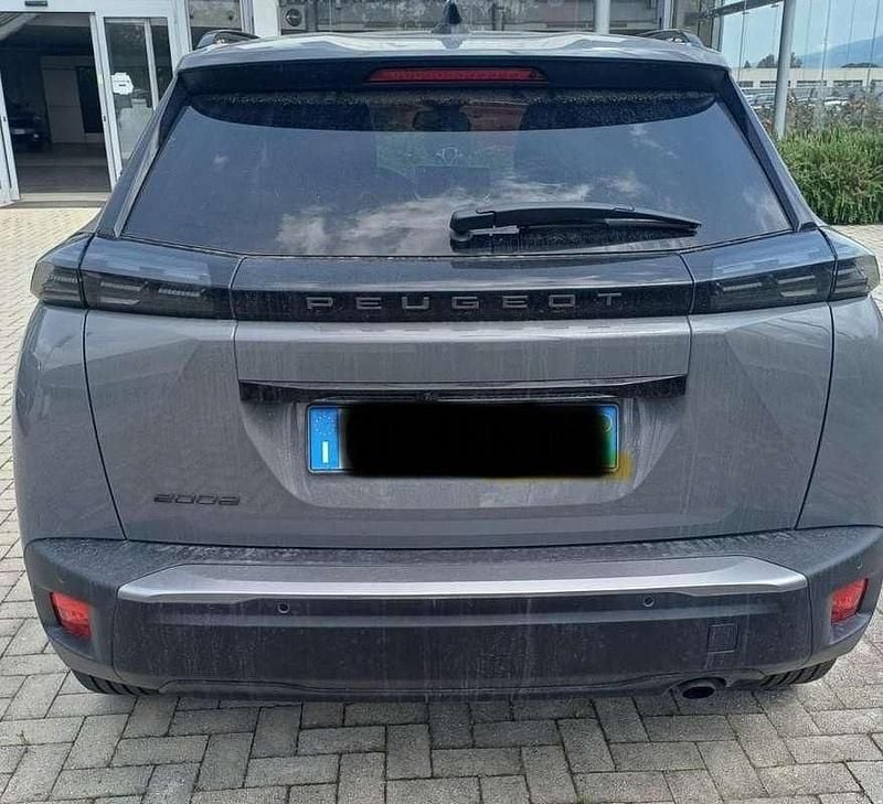 Usata Peugeot 2008 Active 102 CV (75 kW) 2024 Grigio SUV