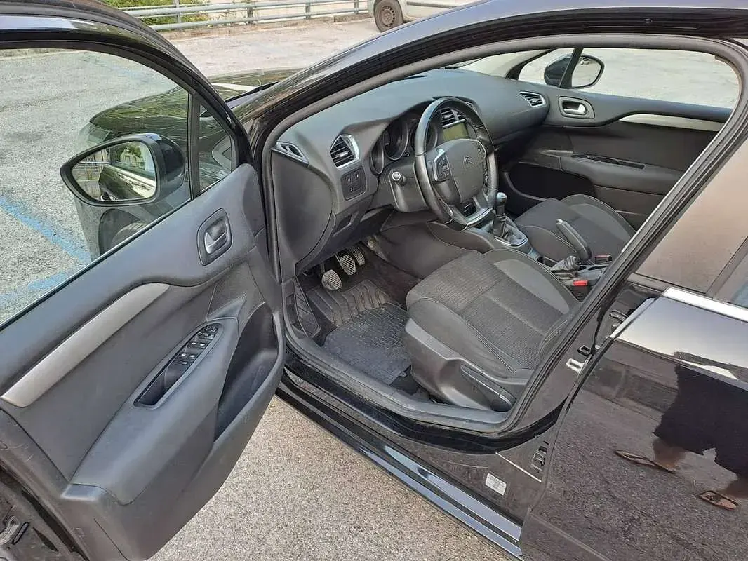 Usata Citroën C4 Feel 99 CV (72 kW) 2016 Nero Berlina