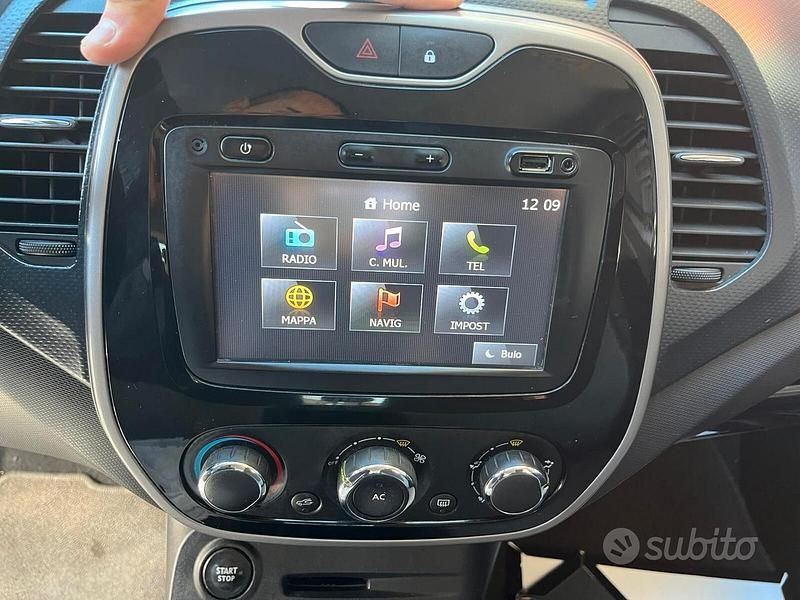 Usata Renault Captur 89 CV (65 kW) 2015 Grigio SUV