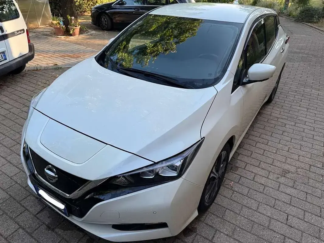 Usata Nissan Leaf Tekna 89 kW (122 CV) 2021 Bianco Utilitaria
