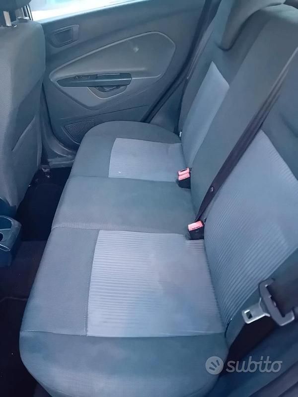 Usata Ford Fiesta 96 CV (70 kW) 2011 Berlina