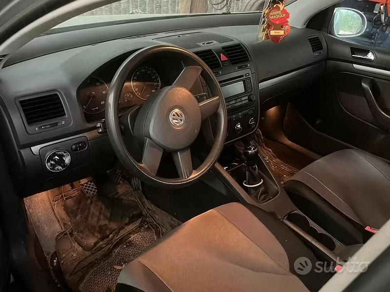 Usata VW Golf IV 101 CV (74 kW) 2004 Berlina