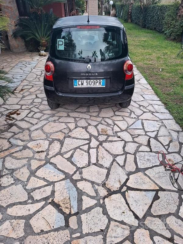 Usata Renault Modus 102 CV (75 kW) 2006 Nero Monovolume