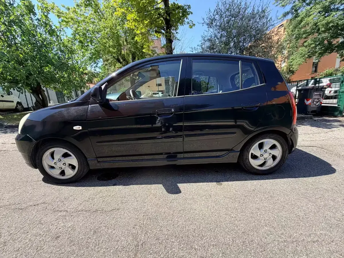 Usata Kia Picanto 75 CV (55 kW) 2007 Nero Utilitaria