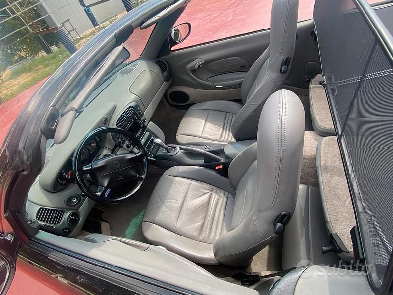 Usata Porsche 996 345 CV (253 kW) 1998 Nero Cabrio