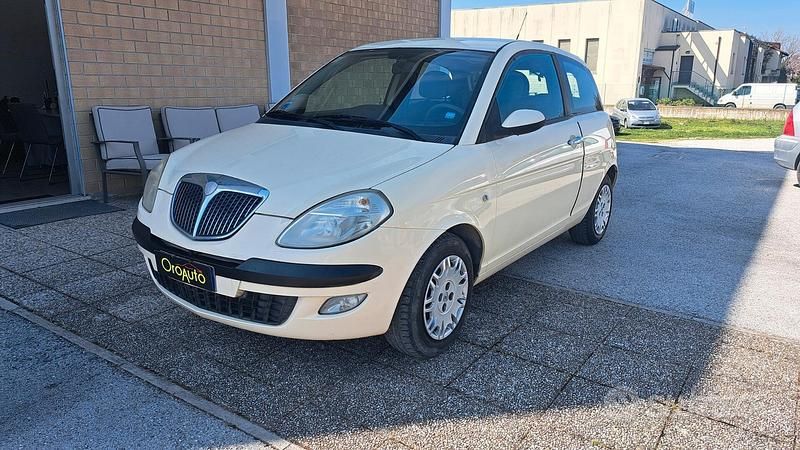 Usata Lancia Ypsilon 59 CV (43 kW) 2006 Beige Utilitaria