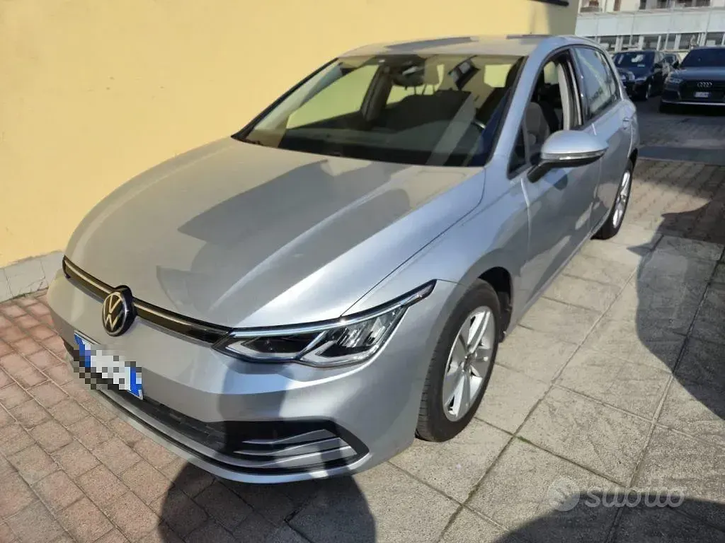 Usata VW Golf VIII Life 110 CV (80 kW) 2020 Berlina