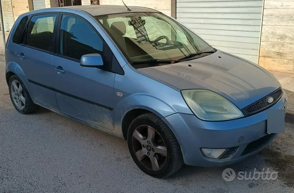Usata Ford Fiesta 68 CV (50 kW) 2005 Utilitaria