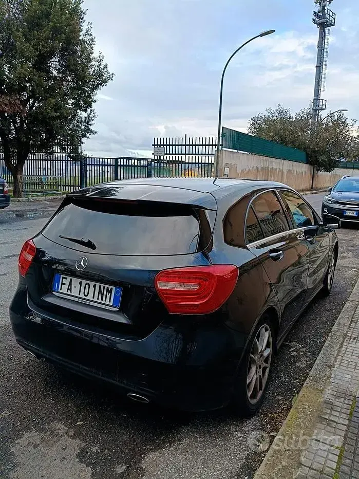 Usata Mercedes 180 109 CV (80 kW) 2015 Nero Berlina