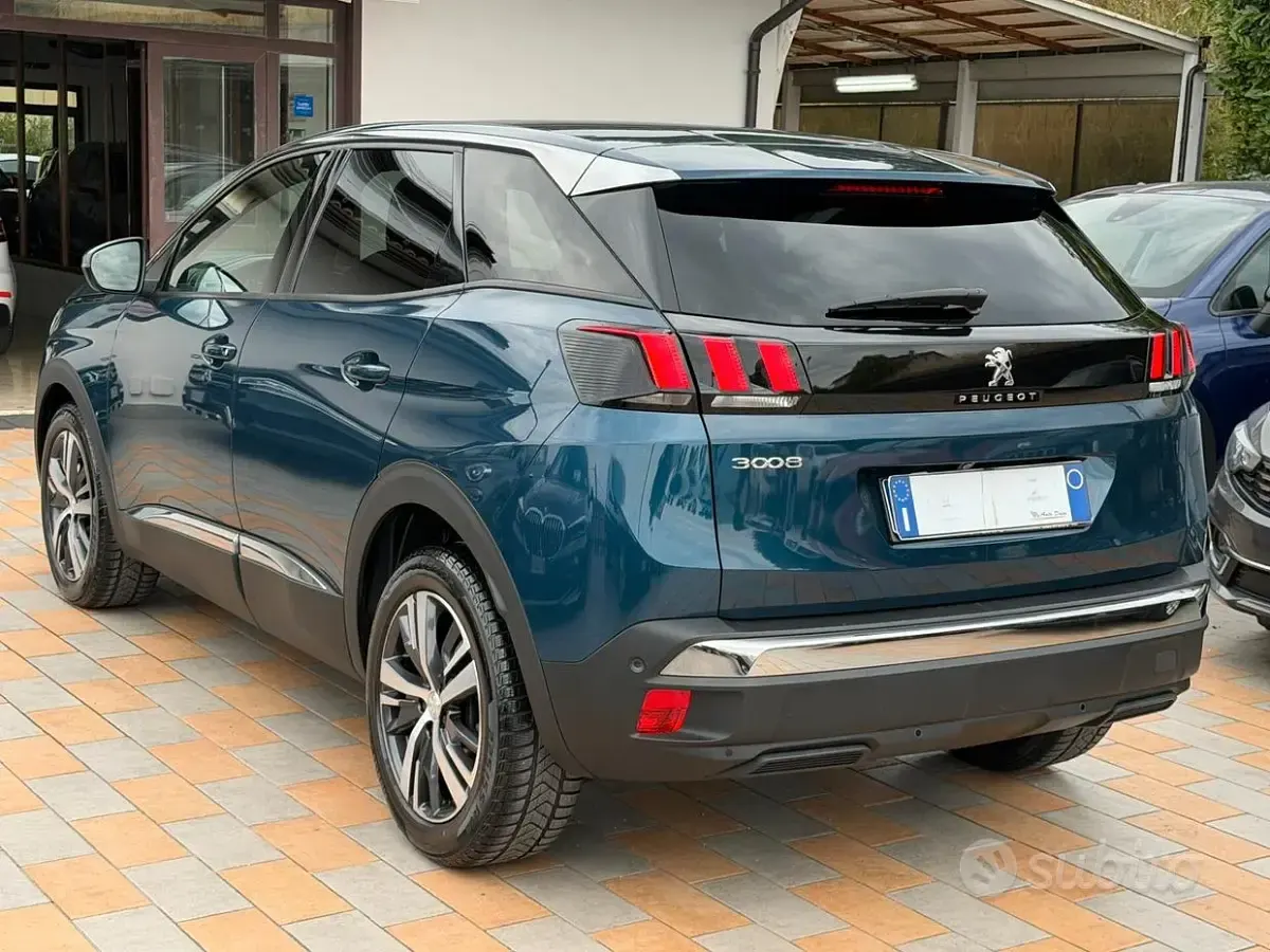 Usata Peugeot 3008 Allure 131 CV (96 kW) 2023 Bluazzurro SUV