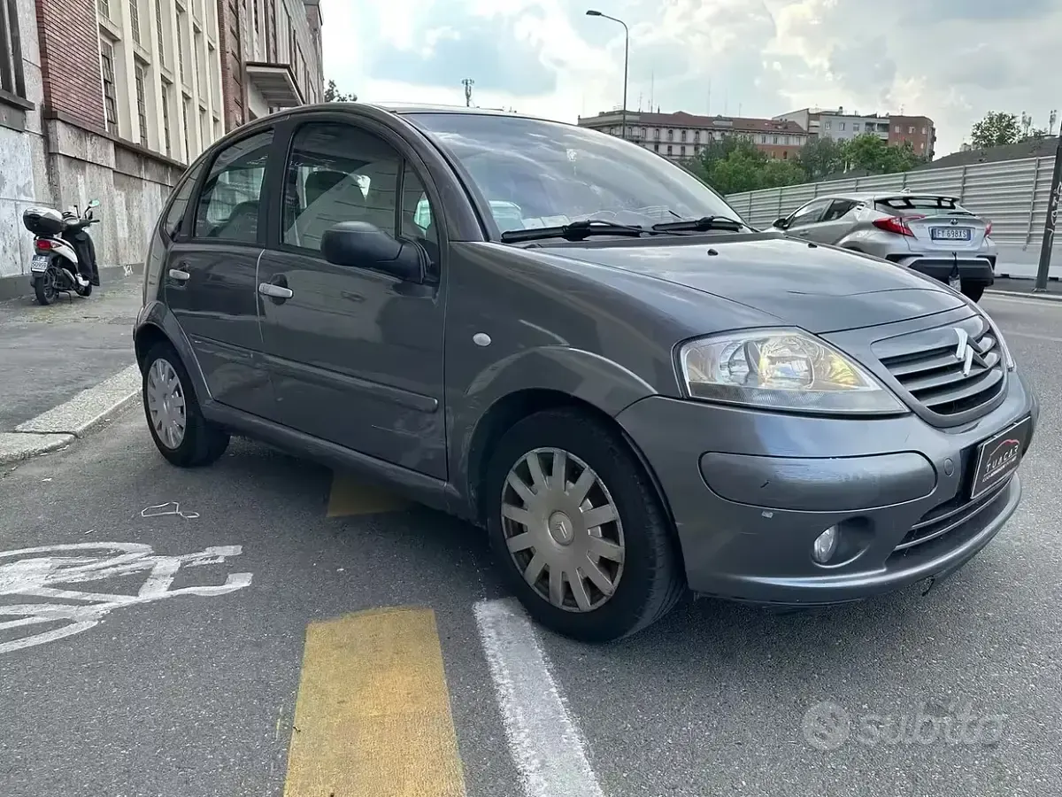 Usata Citroën C3 73 CV (53 kW) 2005 Grigio Berlina