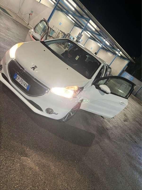 Usata Peugeot 208 Access 68 CV (50 kW) 2012 Utilitaria