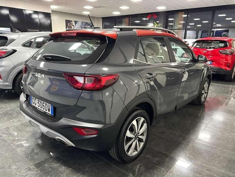 Usata Kia Stonic Style 84 CV (61 kW) 2022 Astro grey SUV