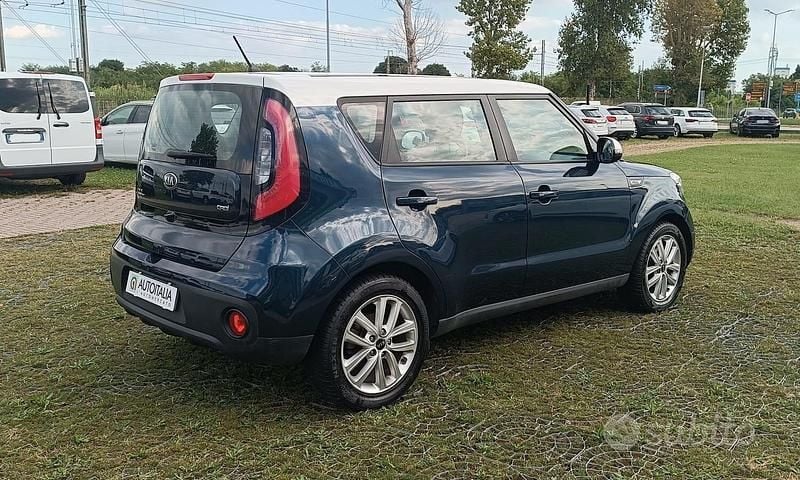 Usata Kia Soul 136 CV (100 kW) 2018 Blu SUV
