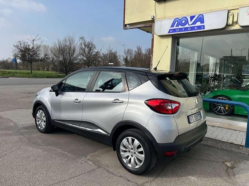 Usata Renault Captur 90 CV (66 kW) 2015 Argento SUV