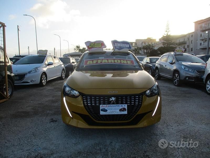 Usata Peugeot 208 Allure 75 CV (55 kW) 2022 Grigio Utilitaria