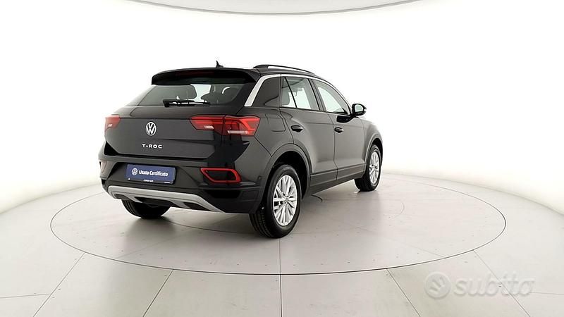 Usado VW T-Roc Life 150 CV (110 kW) 2024 Negro SUV