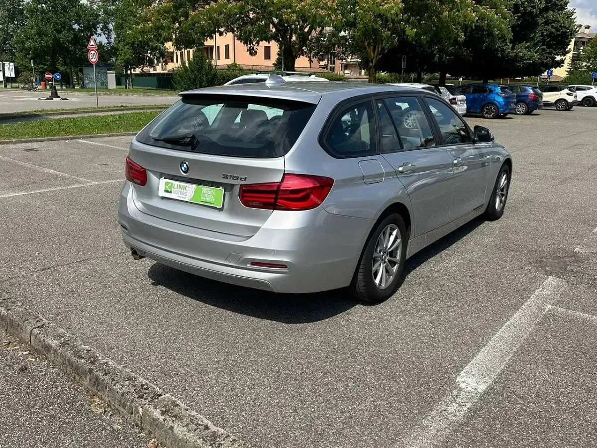 Usata BMW 318 Advantage 150 CV (110 kW) 2017 Argento Station wagon
