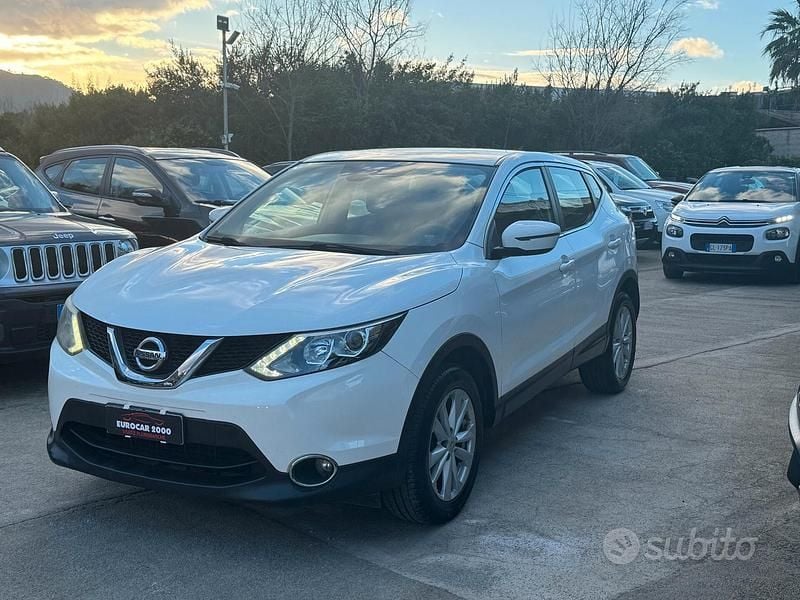 Usata Nissan Qashqai Acenta 110 CV (80 kW) 2016 Bianco SUV