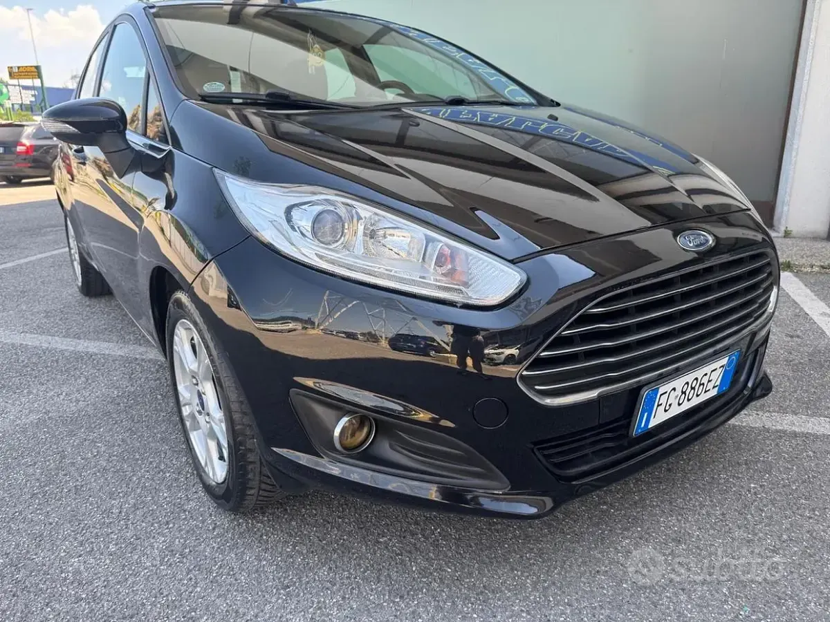 Usata Ford Fiesta Titanium 75 CV (55 kW) 2017 Nero Utilitaria