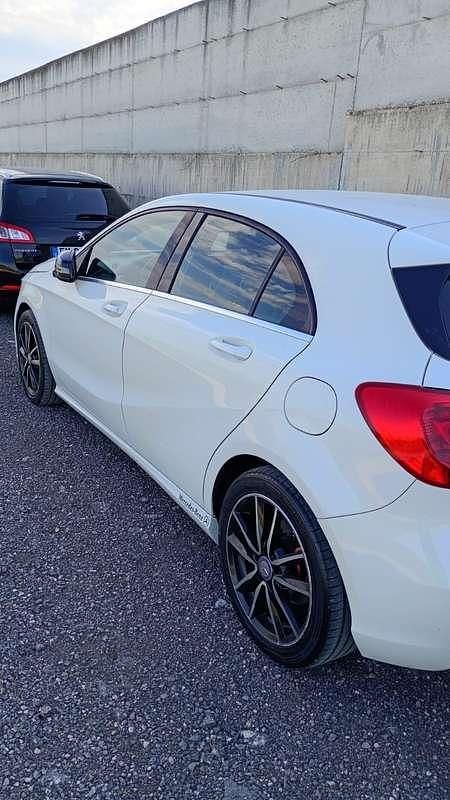Usata Mercedes A180 109 CV (80 kW) 2015 Berlina