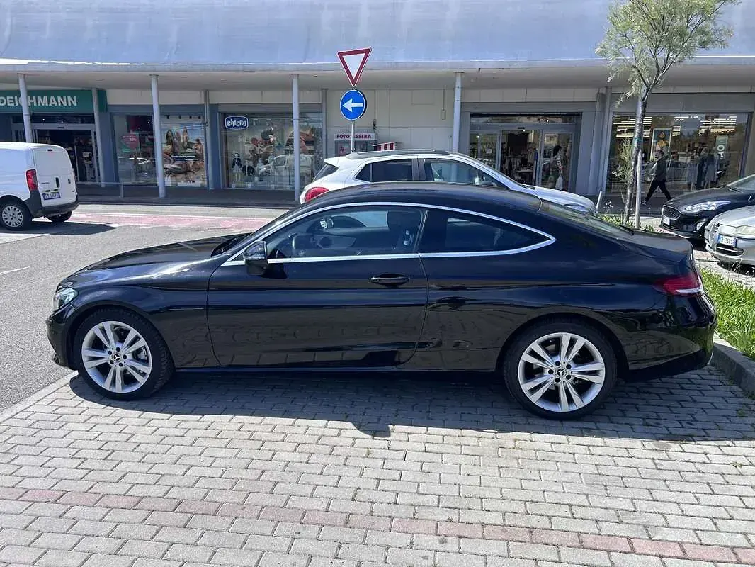 Usata Mercedes C220 Premium 170 CV (125 kW) 2017 Nero Coupé