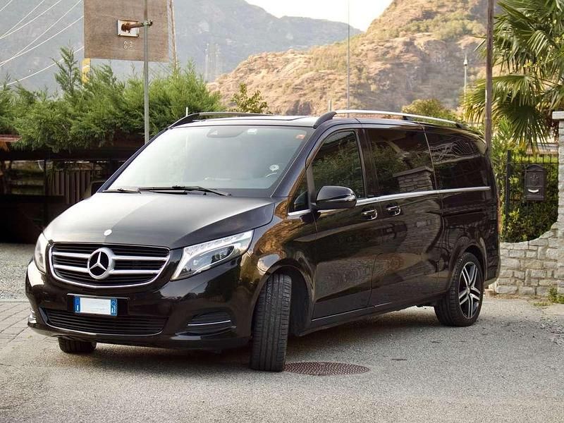 Usata Mercedes V250 Premium 190 CV (139 kW) 2017 Nero Monovolume