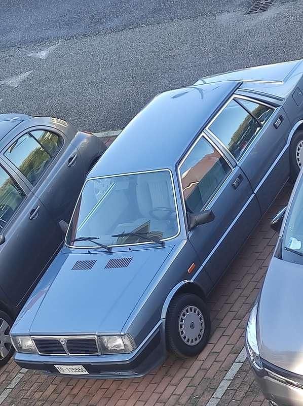 Usata Lancia Prisma 84 CV (61 kW) 1987 Blu Berlina