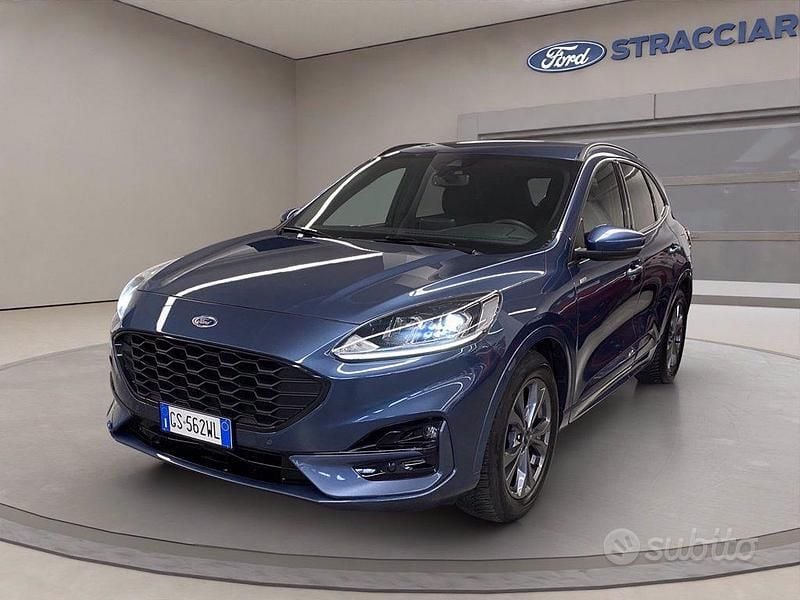 Usata Ford Kuga ST-Line 120 CV (88 kW) 2024 Blu metallizzato SUV