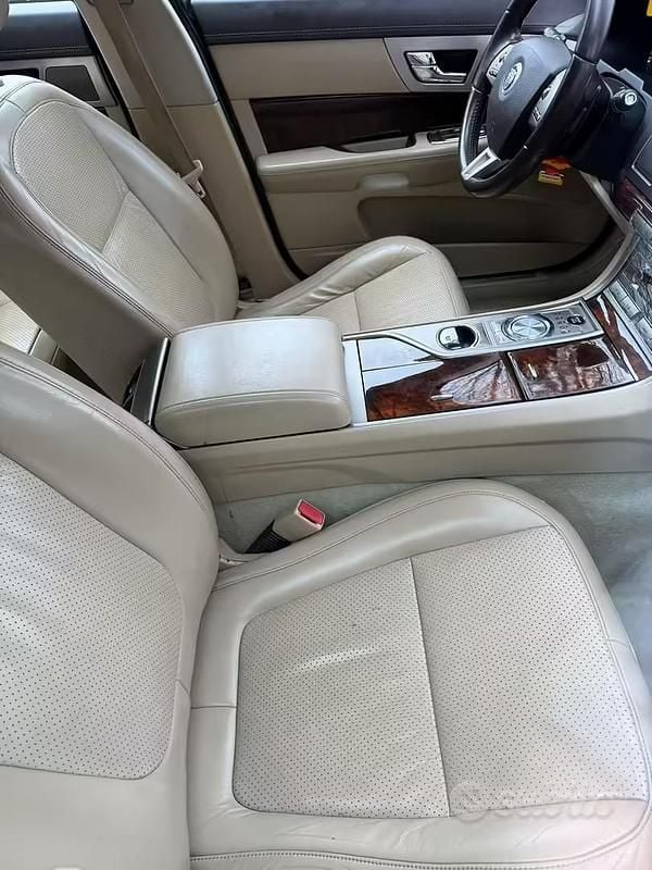 Usata Jaguar XF 300 CV (220 kW) 2008 Verde Berlina